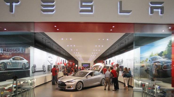 Tesla Hunts Down Locations to Set up Electric Car Showrooms in India